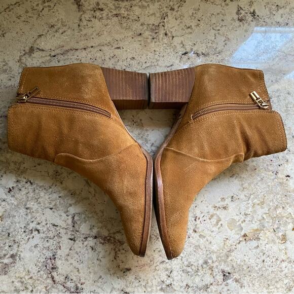 Tory Burch Sabe $398 Caramel Suede Ankle Booties size 9M EUC - Picture 2 of 16